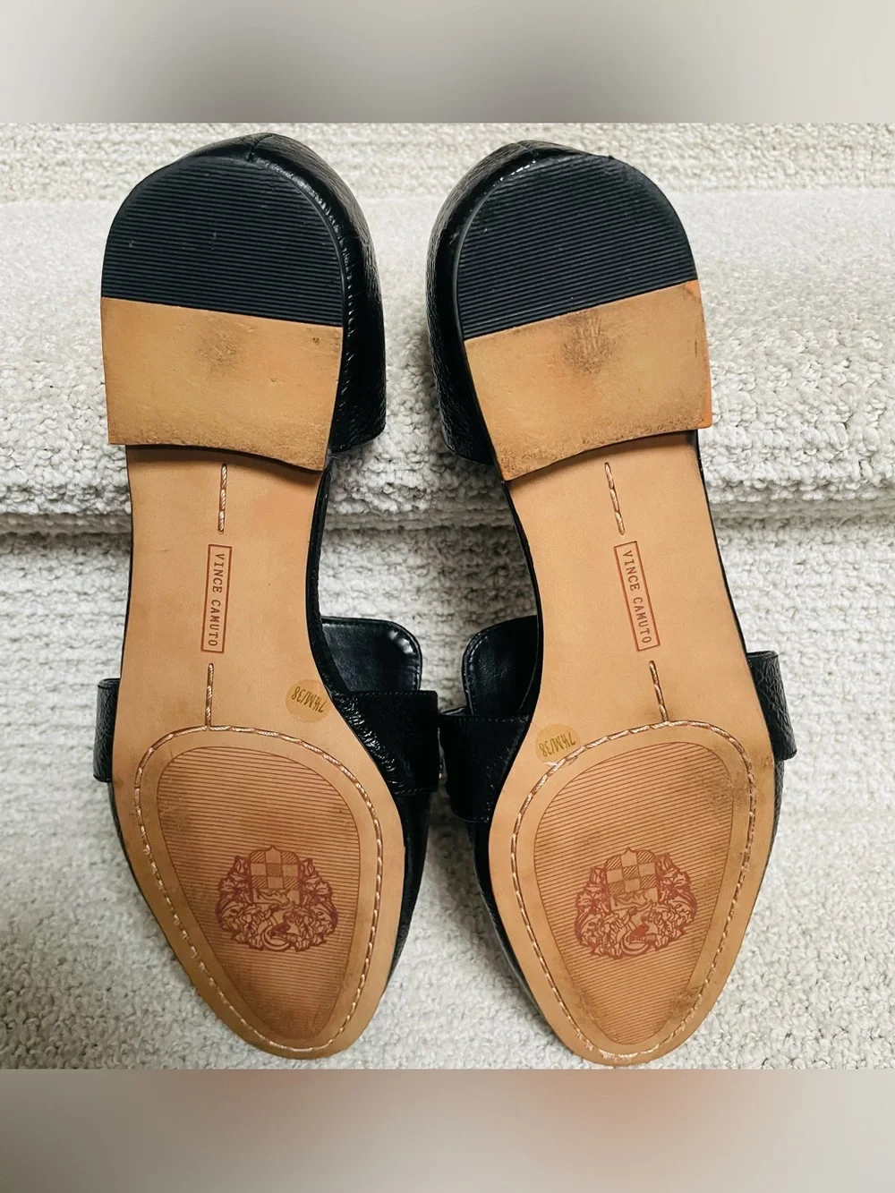 Vince Camuto vince camuto